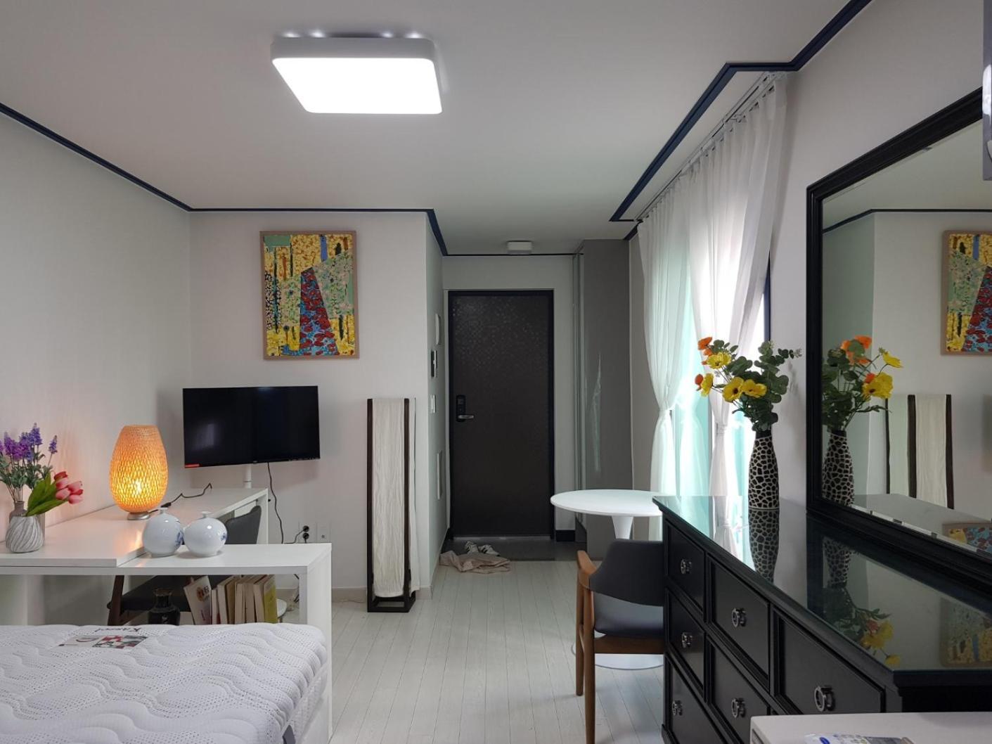 Joeuntwinville, 7min Walk To Line 9 Subway Station, Quiet Residential Area Villa Seoul