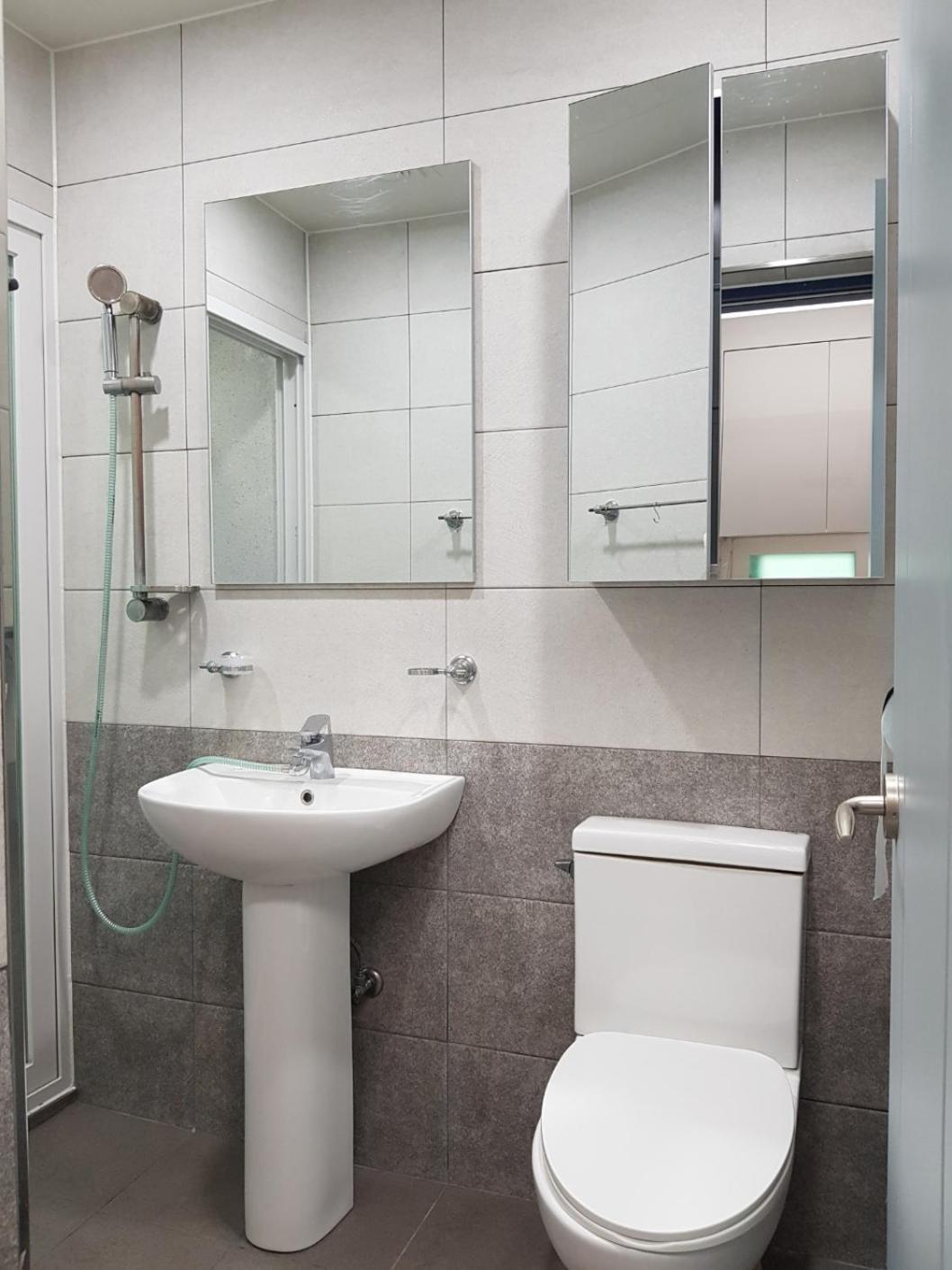 Villa Joeuntwinville, 7min Walk To Line 9 Subway Station, Quiet Residential Area Seoul